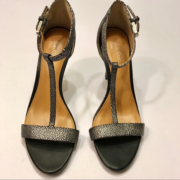 Calvin Klein Nasi T-Strap Shadow Gray Metallic 7.5 - Picture 2 of 8